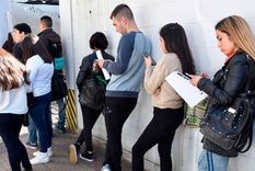 la desocupacion afecta con mas dureza a las mujeres jovenes