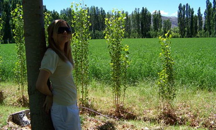 Adriana en uno de los rincones de Uspallata, Mendoza. Foto: Gentileza