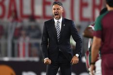 Martín Demichelis bancó a Franco Armani. Foto: Télam