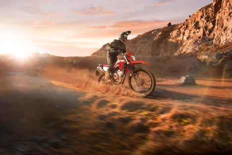 La XR300 es la moto de Honda que se posiciona como tope de gama para uno de los segmentos más vendidos en nuestro mercado. La XR300 es la moto de Honda que se posiciona como tope de gama para uno de los segmentos más vendidos en nuestro mercado.