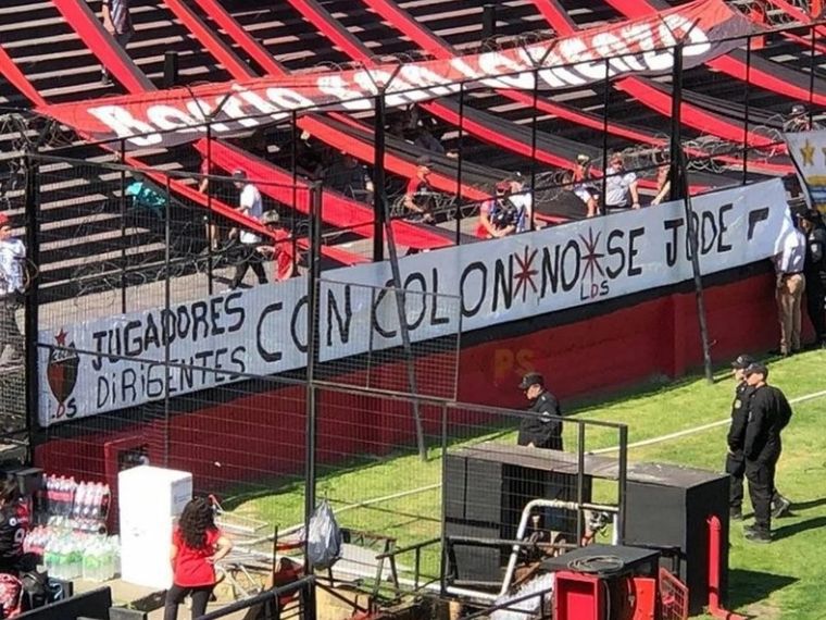 El mensaje de los barras al plantel. Foto: Publicada por Olé