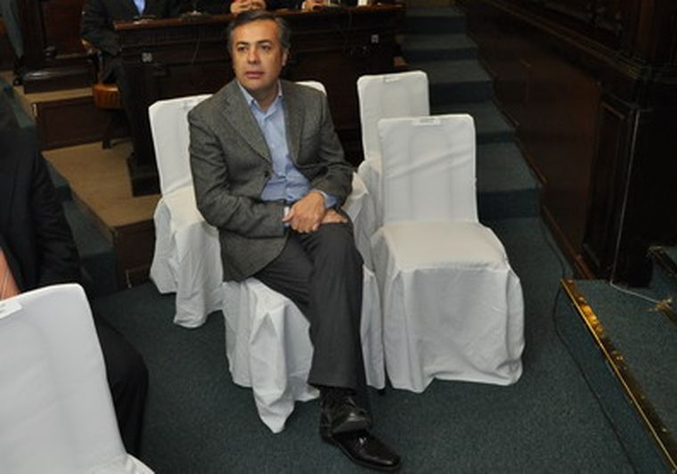 Cornejo, único intendente convencido de pelear la gobernación. Foto: Alf Ponce / MDZ