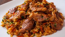 Cociná paso a paso la receta de guiso de arroz con carne al estilo bien casero. Cociná paso a paso la receta de guiso de arroz con carne al estilo bien casero.