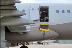 Aproximadamente un minuto antes del aterrizaje, se abrió la puerta de emergencia del ala trasera izquierda L3 en el vuelo Asiana OZ8124 Aproximadamente un minuto antes del aterrizaje, se abrió la puerta de emergencia del ala trasera izquierda L3 en el vuelo Asiana OZ8124