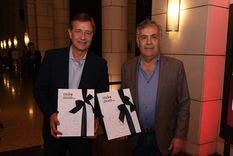 El gobernador Suarez y Alfredo Cornejo retirándose del evento. Foto: ALF PONCE MERCADO / MDZ