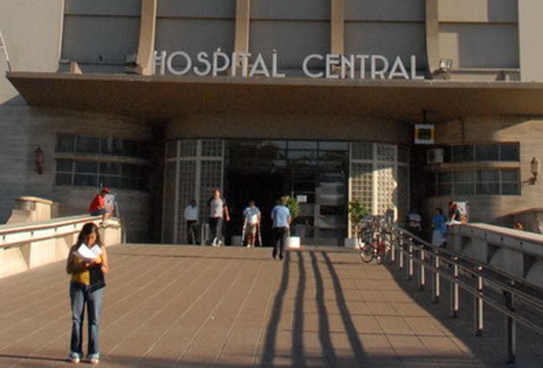 En el Hospital Central son atendidos los heridos. Foto: Pachy Reynoso / MDZ
