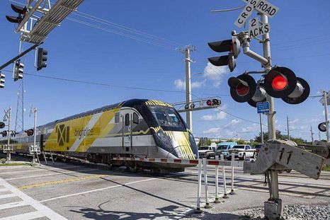 Por qué más de 200 personas han muerto en las vías del tren que conecta Miami y Orlando