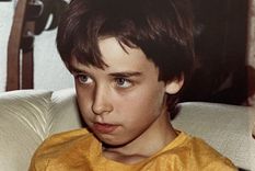 Michael tenía hemofilia. Luego de recibir un tratamiento producido en EE.UU., fue infectado con VIH. Michael tenía hemofilia. Luego de recibir un tratamiento producido en EE.UU., fue infectado con VIH.