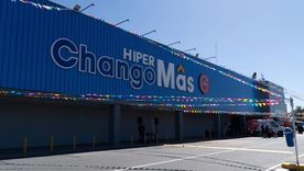 Una mujer de 83 años murió este viernes por la noche luego de sufrir una descompensación mientras realizaba compras en un hipermercado de La Plata. Una mujer de 83 años murió este viernes por la noche luego de sufrir una descompensación mientras realizaba compras en un hipermercado de La Plata.