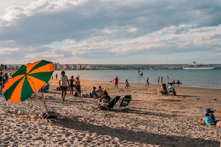 Puerto Madryn es uno de los destinos más buscados por turistas nacionales e internacionales.