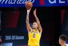 el tremendo triple sobre la chicharra que corto la mala racha de los lakers