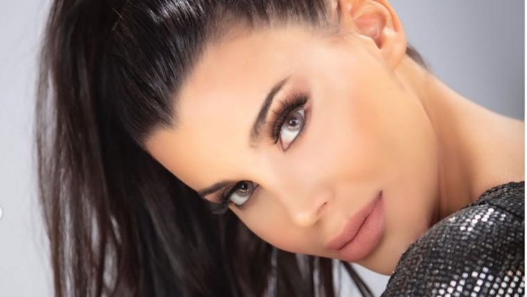 Charlotte Caniggia desmintió haber dejado a su novio mientras disfruta de unas vacaciones paradisíacas. Charlotte Caniggia desmintió haber dejado a su novio mientras disfruta de unas vacaciones paradisíacas.