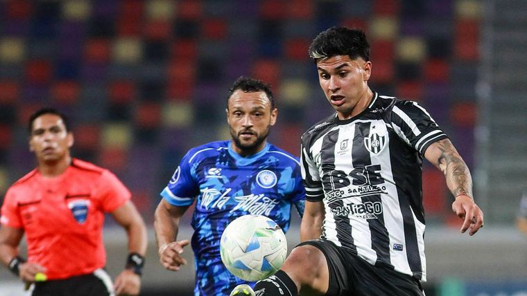 Central Córdoba igualó sin goles ante Cerro Largo por el repechaje de la Copa Sudamericana.