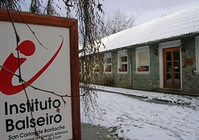El Balseiro convoca a jóvenes profesionales y estudiantes a un concurso de planes de negocios con base tecnológica.