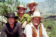 el motivo por el que los actores de bonanza tuvieron que usar el mismo traje durante 14 anos