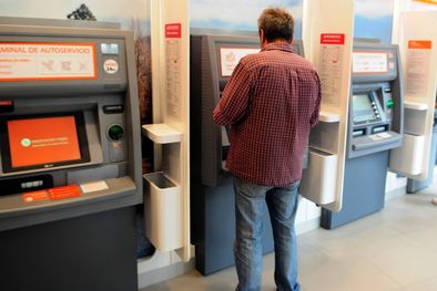 MDZol | El Impuesto al Cheque, es el arancel a los débitos y créditos en cuenta corriente bancaria y a la gestión de cheques en las mismas y en las cajas de ahorro. Foto: ALF PONCE / MDZ