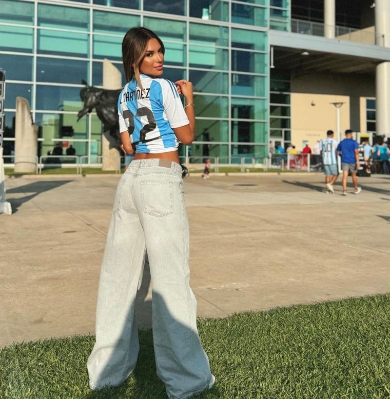 Festejo y moda: así vistieron las parejas de los futbolistas argentinos en el partido contra Ecuador Foto: Instagram