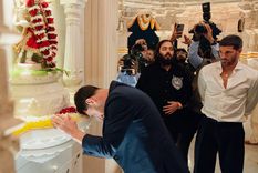 Lionel Messi durante su visita a la India, donde participó de rituales tradicionales del hinduismo.