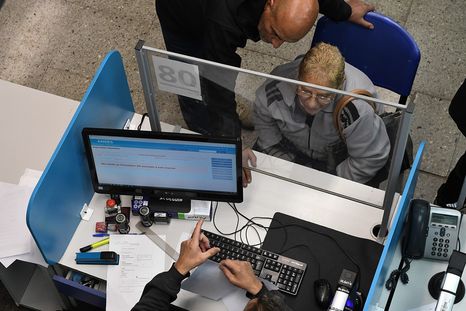 La Certificación Negativa de Anses puede descargarse gratis desde la web o la app mi Anses. Foto: ALF PONCE MERCADO / MDZ La Certificación Negativa de Anses puede descargarse gratis desde la web o la app mi Anses. Foto: ALF PONCE MERCADO / MDZ