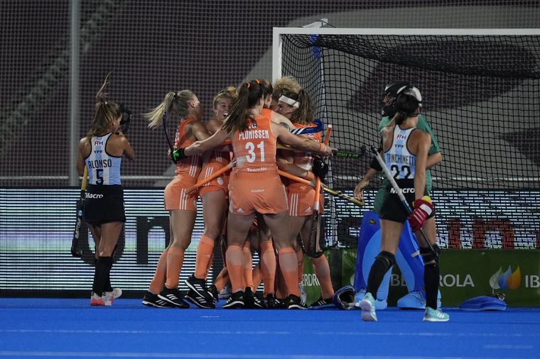 Las Leonas cayeron por 3 a 1 ante Países Bajos.