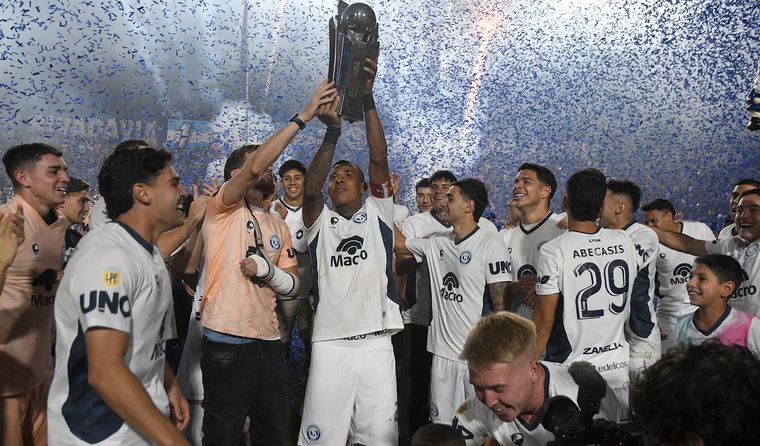 Independiente Rivadavia se consagró campeón de la Copa Argentina 2025 tras vencer en la final a Argentinos. Independiente Rivadavia se consagró campeón de la Copa Argentina 2025 tras vencer en la final a Argentinos.