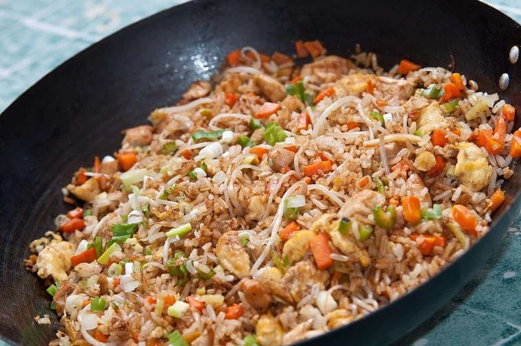 Un arroz con vegetales asiático ¡perfecto para compartir con tus seres queridos!