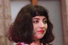 El flequillo indie está en tendencia y estos son los pasos para cortar el flequillo desde casa