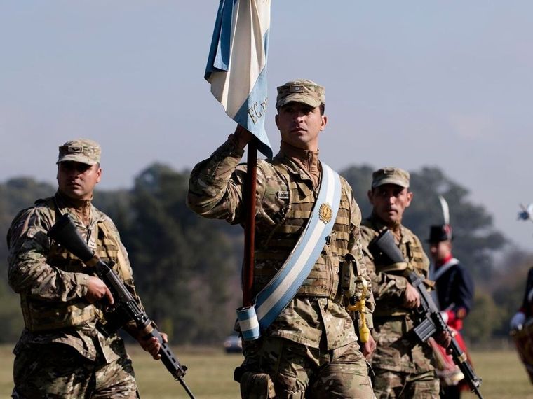 Lo que es llamativo es la edad de algunos de los jóvenes que quieren formar parte de este nuevo programa internacional para la defensa de Ucrania, el rango de edad del grupo estaría rondando entre los 19 y 29 años.