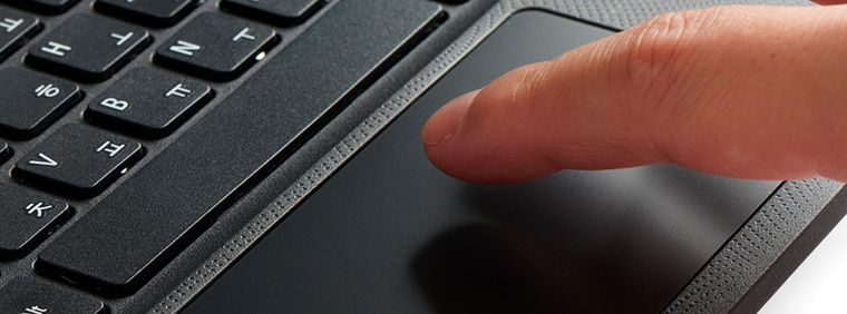 Windows 11 llevó la personalización del touchpad al siguiente nivel: desde Configuración > Bluetooth y dispositivos > Panel táctil ajustás sensibilidad, toques y gestos.