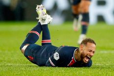 Neymar fue duramente criticado por Van Basten.