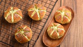 Pancitos de ajo rellenos de mozzarella y jamón, listos en solo 5 pasos Pancitos de ajo rellenos de mozzarella y jamón, listos en solo 5 pasos
