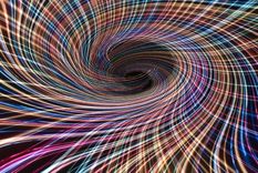 A escalas subatómicas la luz puede formar remolinos y vórtices.