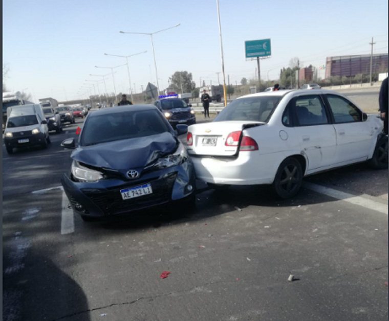 Dos de los coches que participaron en el accidente Foto: Gentileza Matías Pascualetti