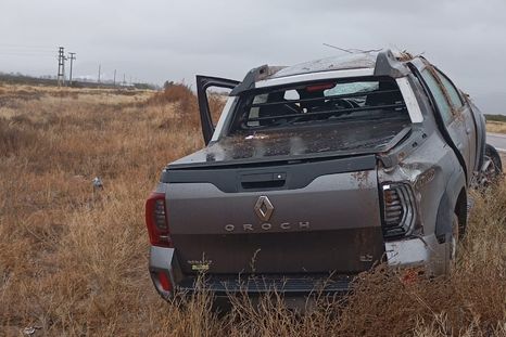 El vuelco se produjo sobre la Ruta 7, a pocos metros del ingreso a Uspallata. El vuelco se produjo sobre la Ruta 7, a pocos metros del ingreso a Uspallata.