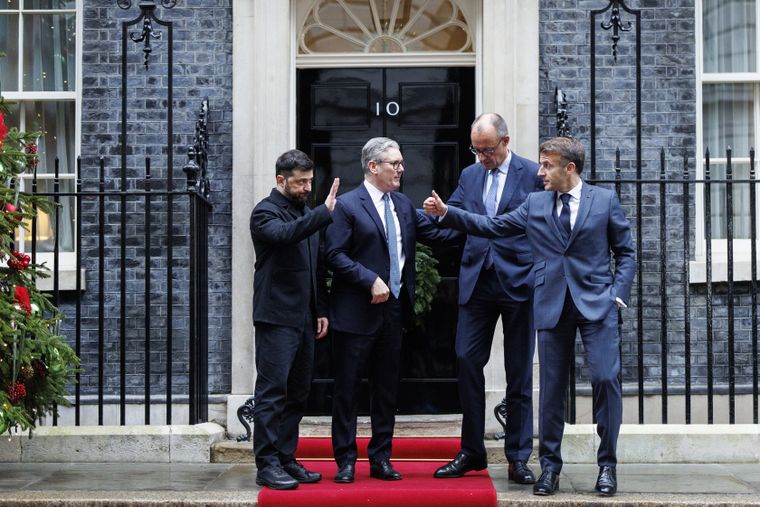 Los cuatro mandatarios se reunieron en Londres, donde mostraron su apoyo hacía Volodímir Zelenski.