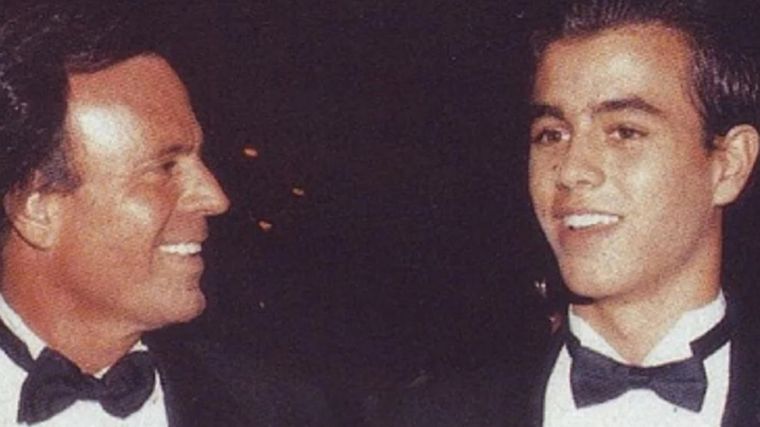 Julio Iglesias y Enrique Iglesias tiempo atrás Foto: Fuente: Imagen/ @julioiglesiasofficial