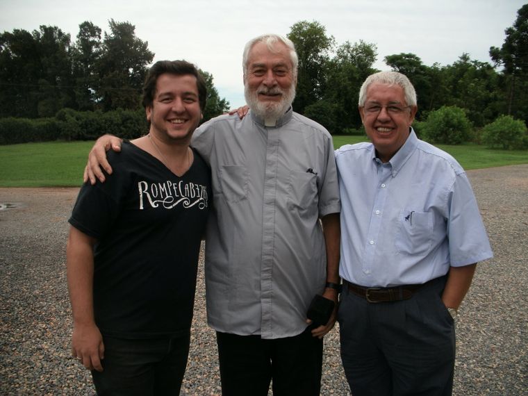 Tito y Cacho Garabal visitando a Mamerto en Los Toldos. Tito y Cacho Garabal visitando a Mamerto en Los Toldos.