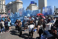 piqueteros exigen bono y el gobierno no contesta: aumenta la tension