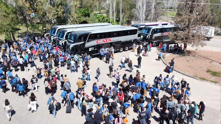 Los chicos partieron con toda la ilusión. Los chicos partieron con toda la ilusión. 