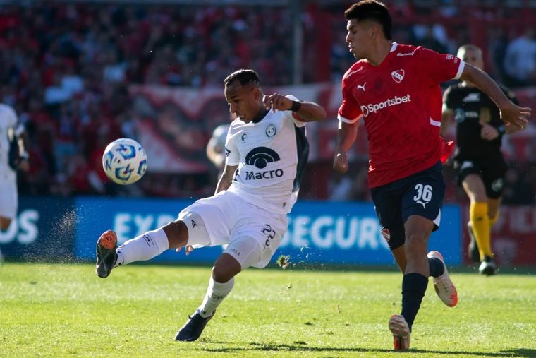 A Villa le costó el partido ante el Rojo. Foto: Instagram Independiente Rivadavia