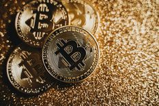 el bitcoin marca record historico superando los us$ 66.500