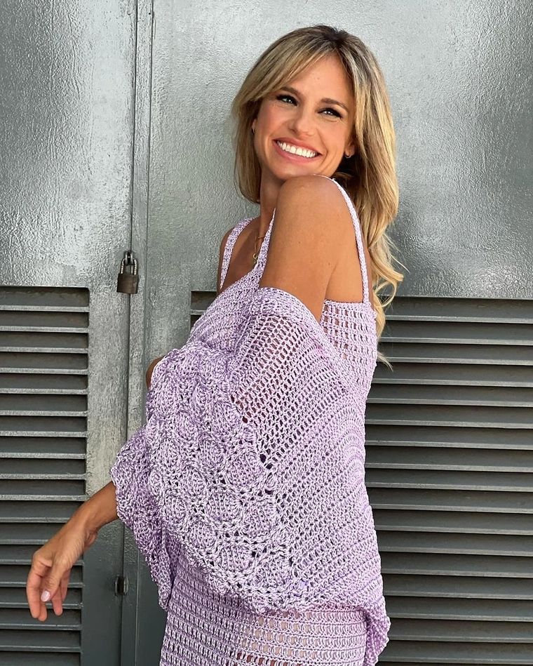 No te pierdas las fotos de su look.