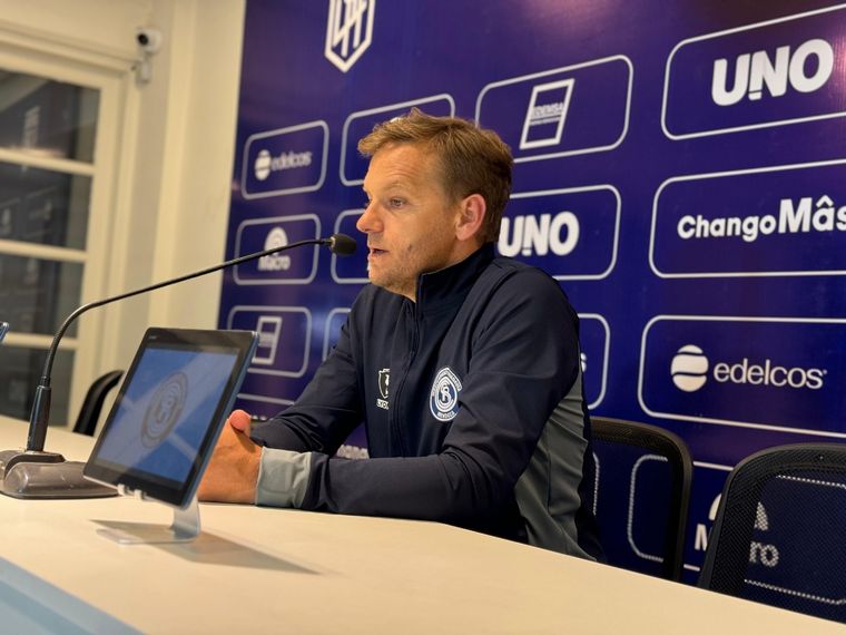 Martín Cicotello en conferencia de prensa. Foto: Fabián Salamone / MDZ