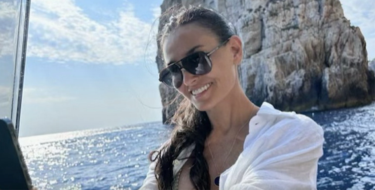 A pesar del duro momento que esta viviendo con su ex pareja Bruce Willis, la actriz no deja de brillar en la alfombra roja Foto: Instagram @demimoore