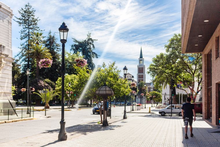 Talca combina historia, naturaleza y una ubicación estratégica en el corazón de Chile. Talca combina historia, naturaleza y una ubicación estratégica en el corazón de Chile.