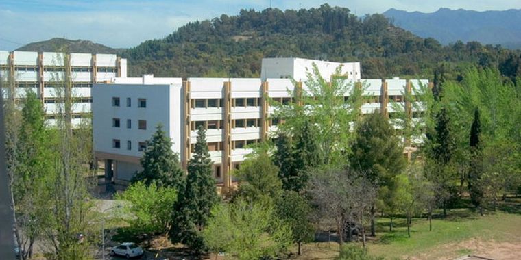 Facultad de Ciencias Económicas de la UNCuyo. Facultad de Ciencias Económicas de la UNCuyo.