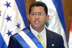 megaoperativo policial para capturar a ex presidente salvadoreno