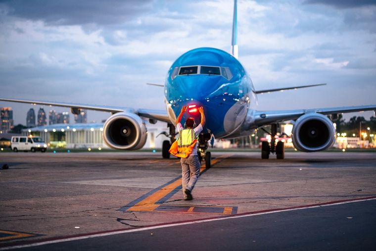 La decisión de Aerolíneas Argentinas tiene por fin volverse más rentable de cara al año que viene, donde buscará avanzar en los planes para privatizarla. Foto: Noticias Argentinas