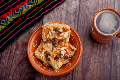 MDZol | La receta de capirotada se asocia con la Cuaresma, y cada ingrediente tiene un significado espiritual, como el pan que representa el cuerpo de Cristo y el piloncillo que simboliza su sangre.