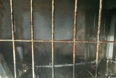 El siniestro se desató alrededor de las 8:30 debido a un cortocircuito en las instalaciones del hogar Foto: Pilar Diario